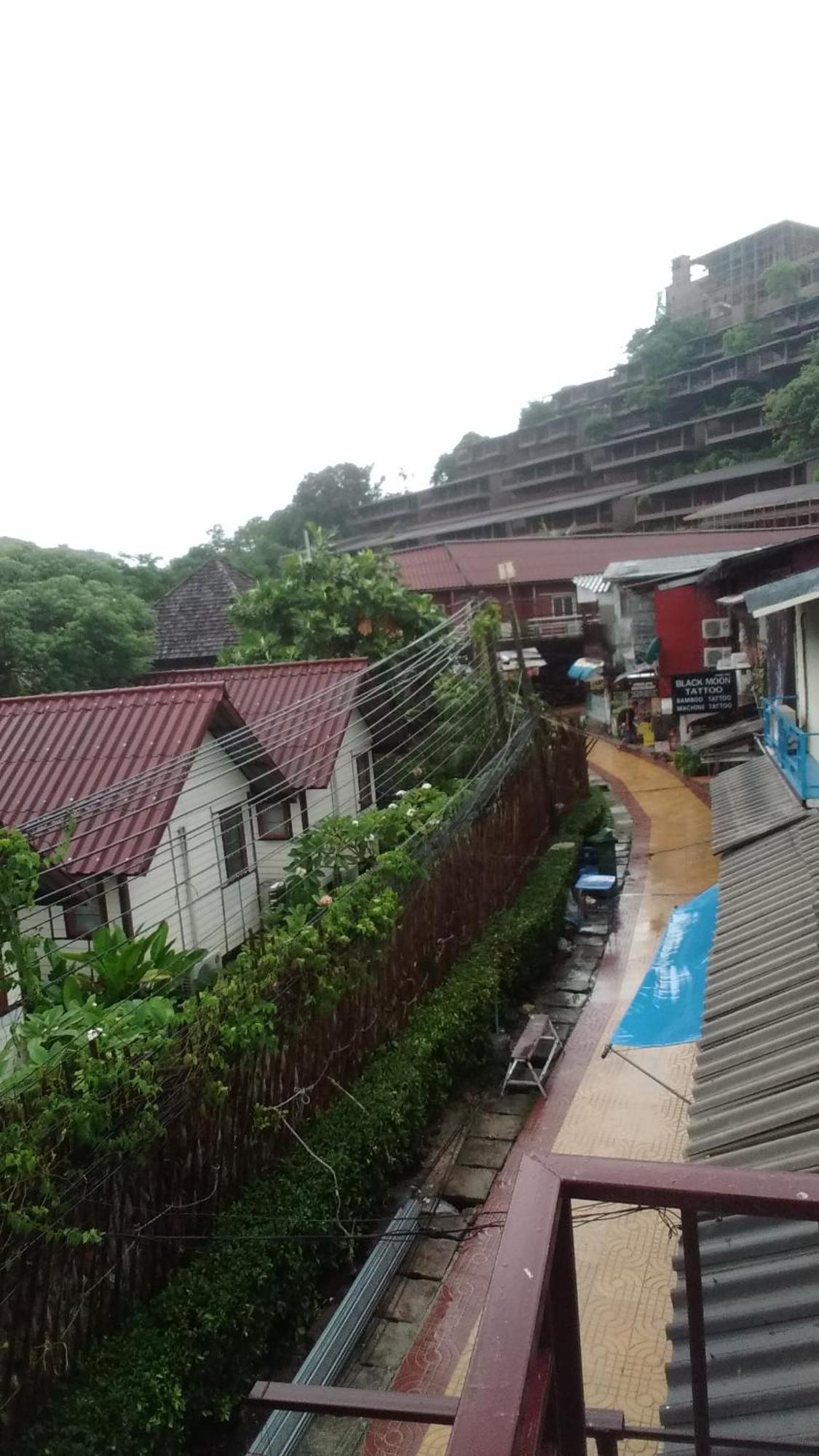 สบาย เฮ้าส์ Hotel เกาะพีพี ภายนอก รูปภาพ